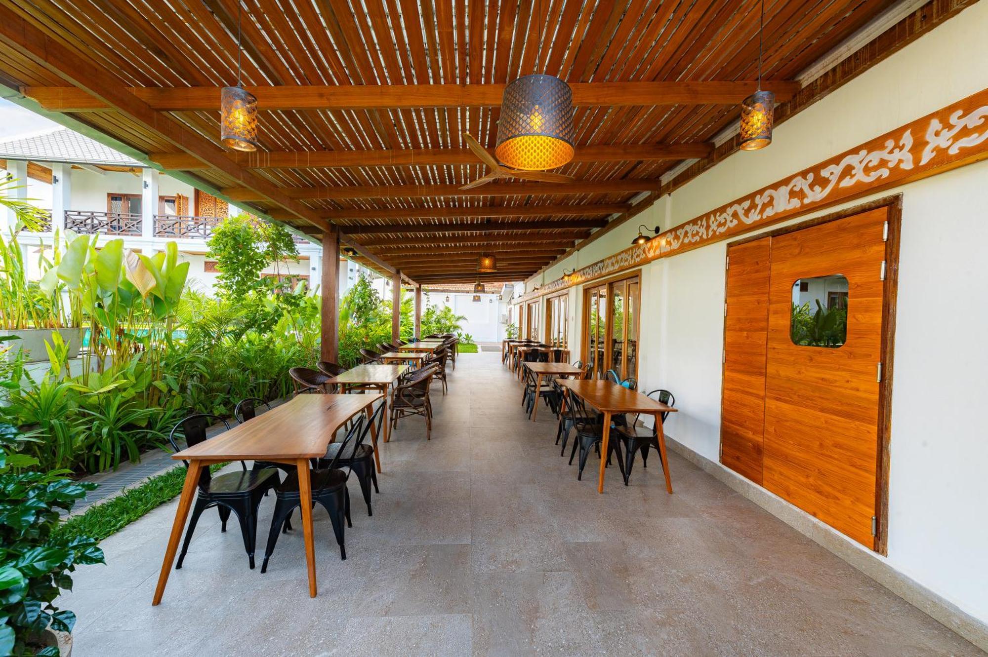 Madilao Hotel Луангпхабанг Экстерьер фото